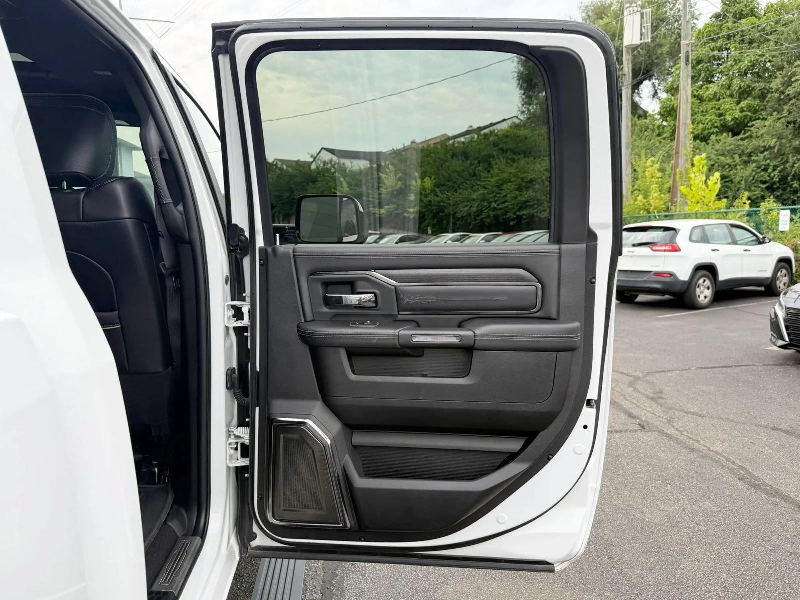 Used 2022 RAM 2500 Limited AWD/4WD image 25