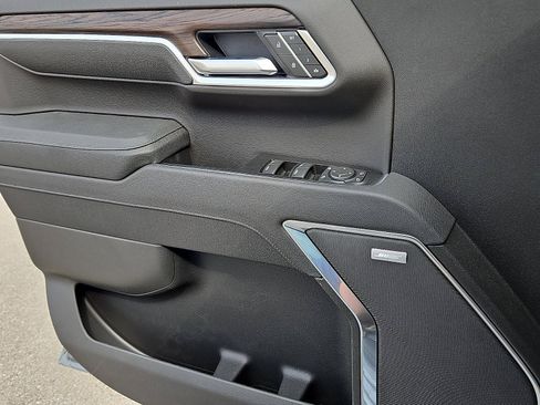 New 2026 GMC Sierra 1500 SLT image 14