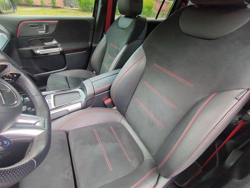 Used 2025 Mercedes-Benz GLB 35 AMG 4MATIC image 27