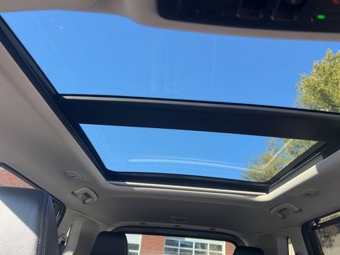 Used 2021 Nissan Rogue SL w/ Premium Package image 21