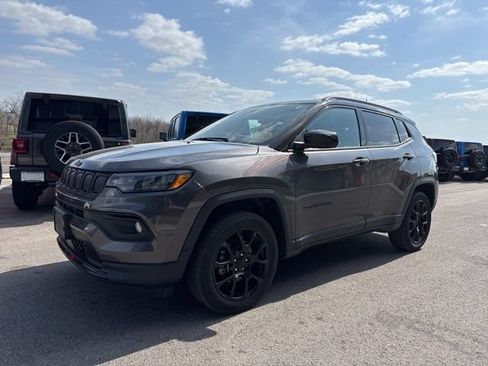 Used 2022 Jeep Compass Latitude w/ Convenience Group AWD/4WD image 7