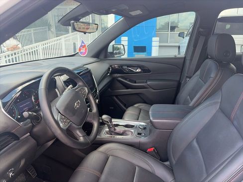 Used 2023 Chevrolet Traverse RS FWD image 12