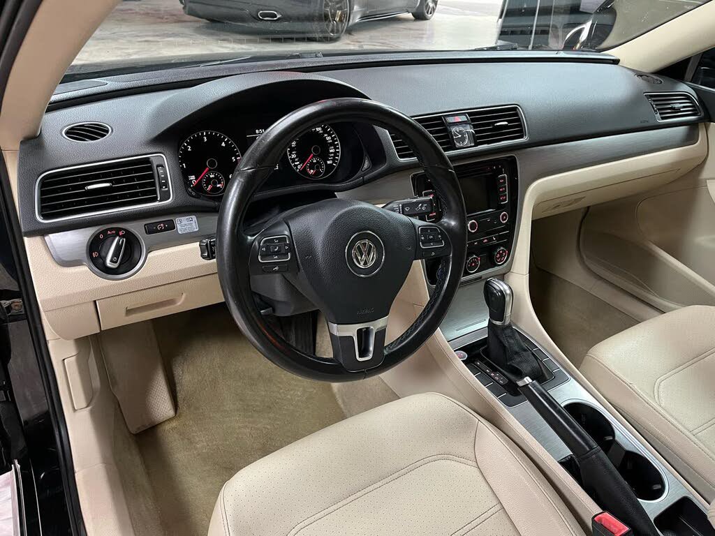 Used 2014 Volkswagen Passat TDI SE FWD image 9