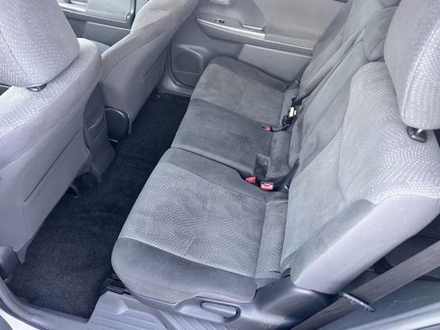 Used 2014 Toyota Prius V Five image 30