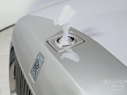 Used 2024 Rolls-Royce Phantom Sedan w/ The Phantom Package RWD image 45