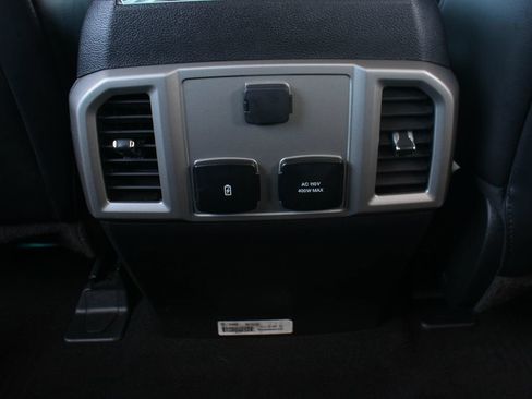 Used 2019 Ford F250 Lariat w/ Lariat Ultimate Package AWD/4WD image 36