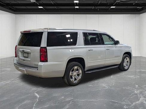 Used 2019 Chevrolet Suburban Premier AWD/4WD image 5