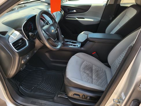 Used 2020 Chevrolet Equinox LS w/ LS Convenience Package image 10