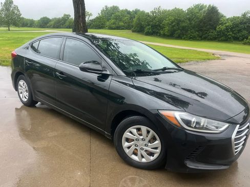 Used 2018 Hyundai Elantra SE FWD image 5