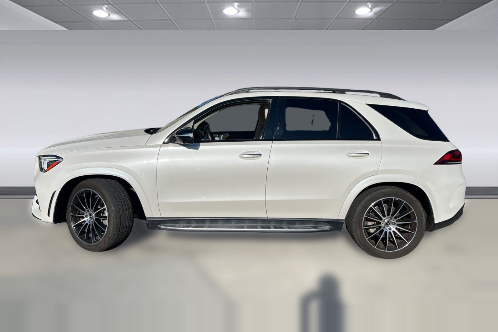 Used 2023 Mercedes-Benz GLE 450 4MATIC image 2