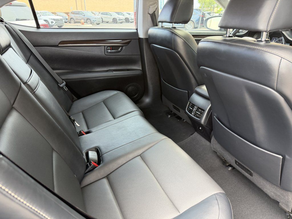 Used 2016 Lexus ES 350 w/ Navigation System Package FWD image 33