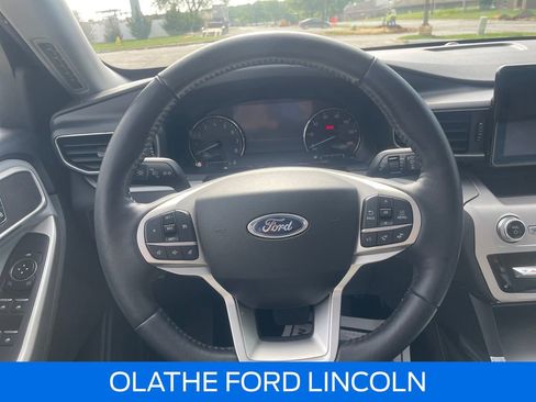 Certified 2022 Ford Explorer XLT w/ Equipment Group 202A AWD/4WD image 18