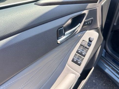 Used 2019 Toyota Avalon Limited FWD image 15