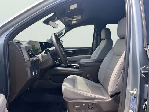 Used 2025 Chevrolet Tahoe LT AWD/4WD image 17