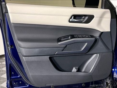 New 2026 Nissan Pathfinder SL AWD/4WD image 43