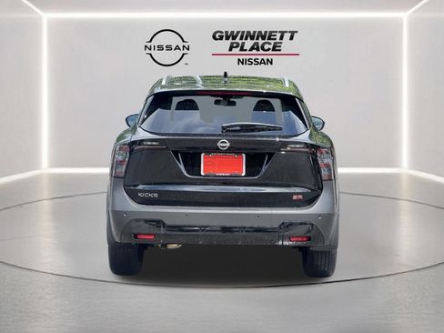 Certified 2025 Nissan Kicks SR FWD image 21