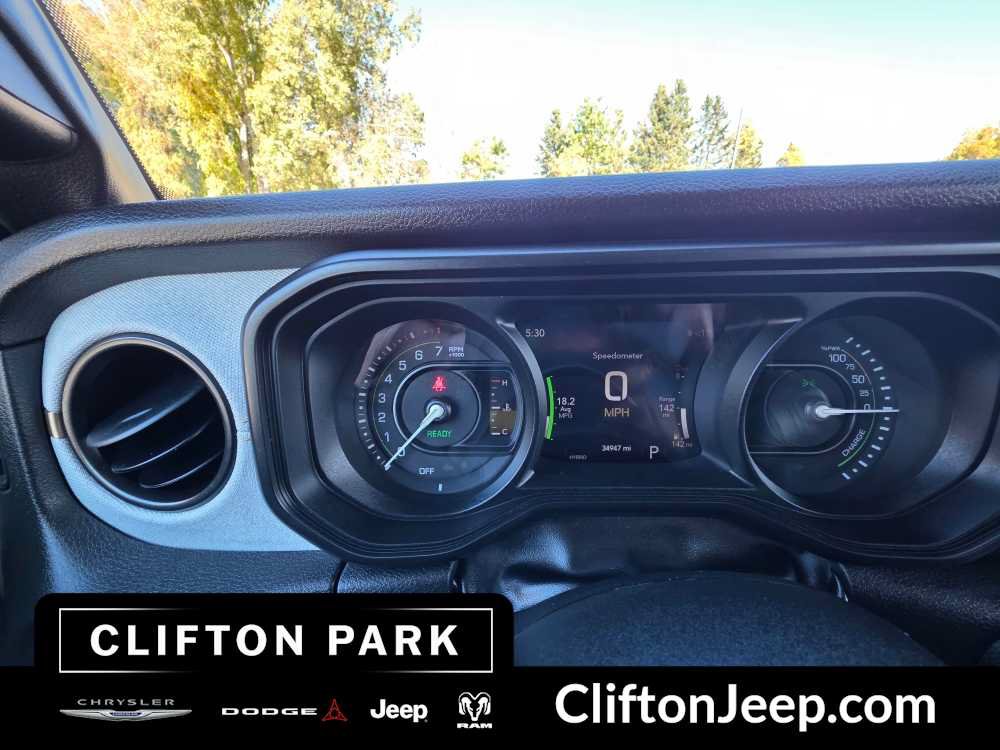 Used 2024 Jeep Wrangler Unlimited AWD/4WD image 25