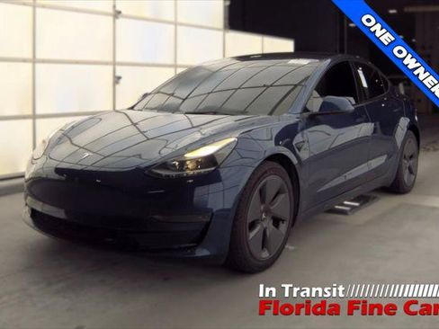 Used 2023 Tesla Model 3 Standard Range RWD image 1