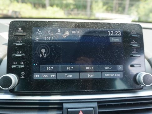 Used 2021 Honda Accord Sport image 9