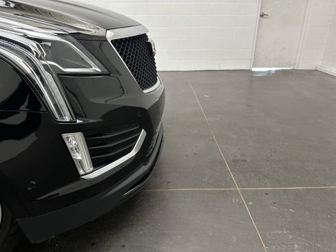 Used 2022 Cadillac XT5 Sportv w/ Platinum Package AWD/4WD image 2