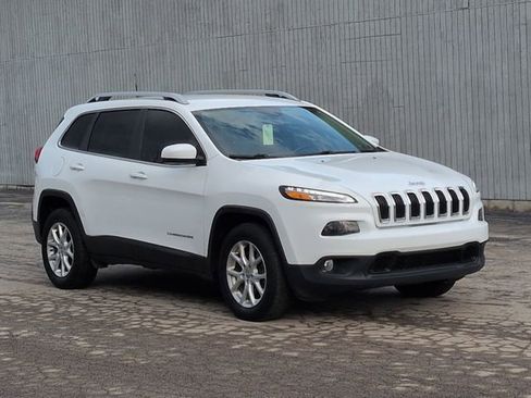 Used 2017 Jeep Cherokee Latitude w/ Safety/Convenience Group image 11