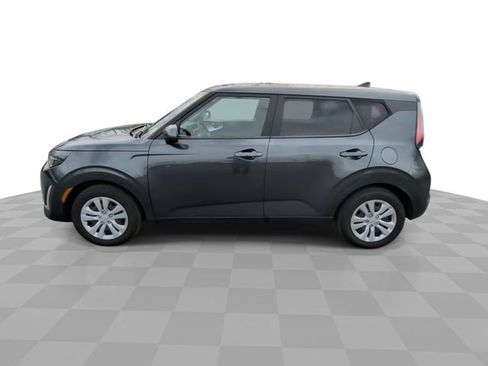 Used 2023 Kia Soul LX image 5