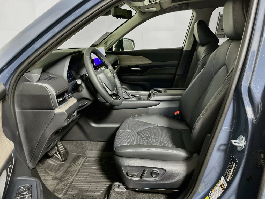 New 2026 Toyota Grand Highlander AWD image 11
