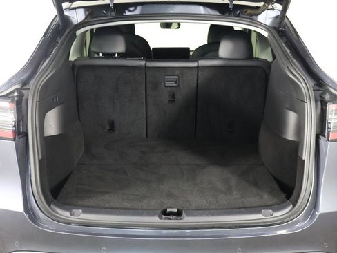 Used 2020 Tesla Model Y Long Range image 18