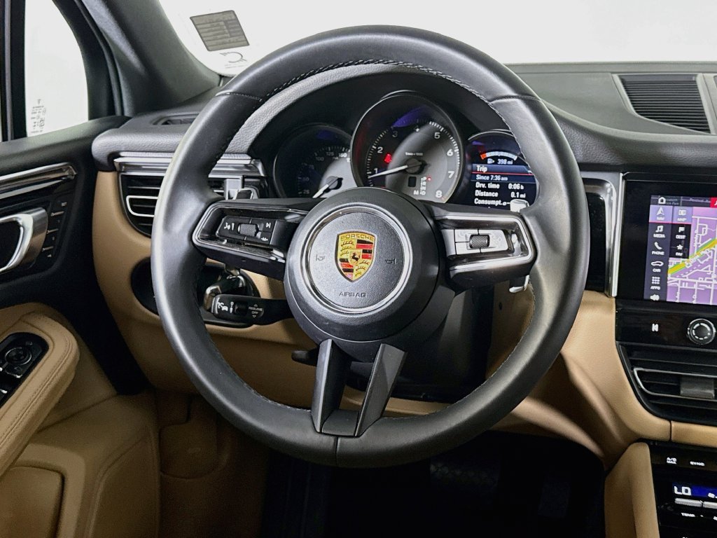 Used 2026 Porsche Macan AWD/4WD image 12
