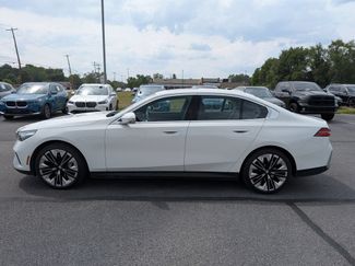 Used 2024 BMW 540i xDrive w/ Premium Package AWD/4WD video 2