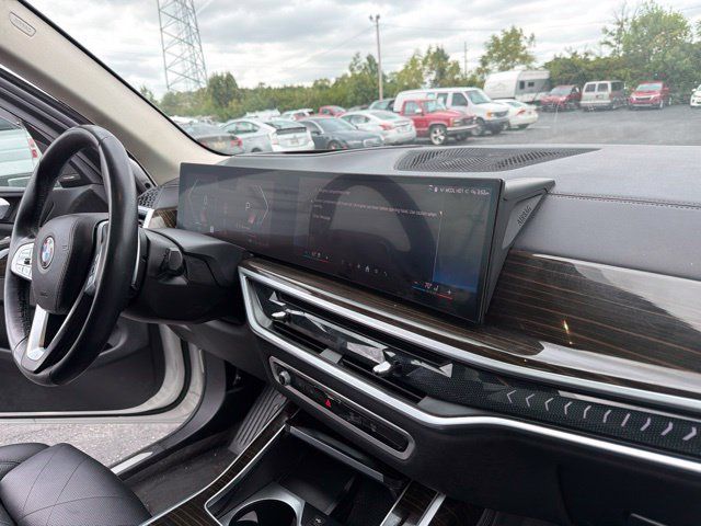 Used 2024 BMW X7 xDrive40i AWD/4WD image 28