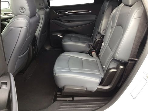 Used 2024 Buick Enclave Premium image 10