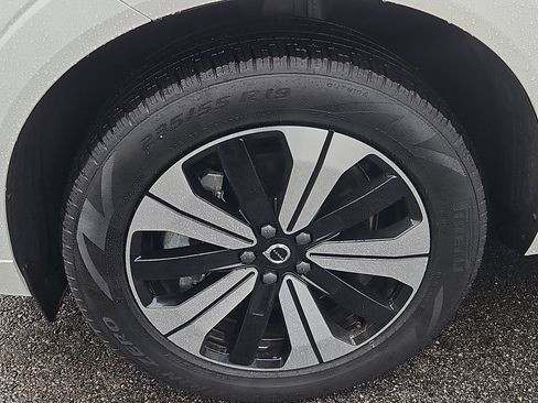 Used 2025 Volvo XC60 T8 Plus w/ Climate Package image 4