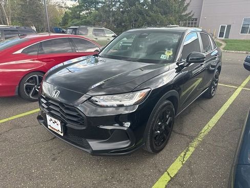 Used 2023 Honda HR-V Sport image 2