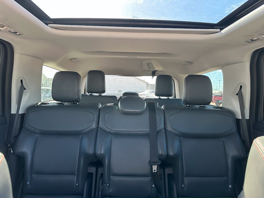 Used 2025 Ford Expedition Active AWD/4WD image 34