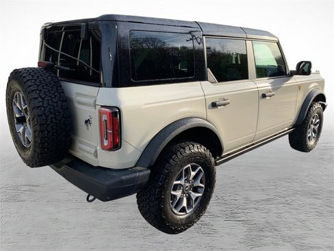 Used 2025 Ford Bronco Badlands AWD/4WD image 2