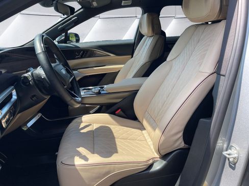 Certified 2026 Cadillac Lyriq Signature Luxury w/ Nappa Leather Package AWD/4WD image 10