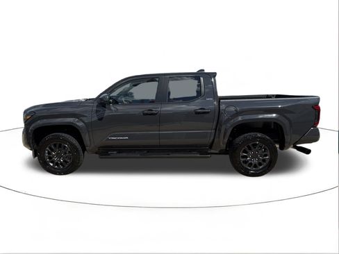 Used 2025 Toyota Tacoma SR5 image 3