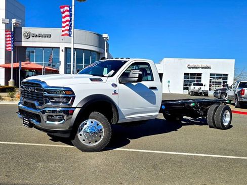 New 2026 RAM 5500 Tradesman AWD/4WD image 3