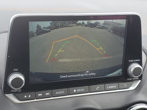 Used 2023 Nissan Sentra SV FWD image 4
