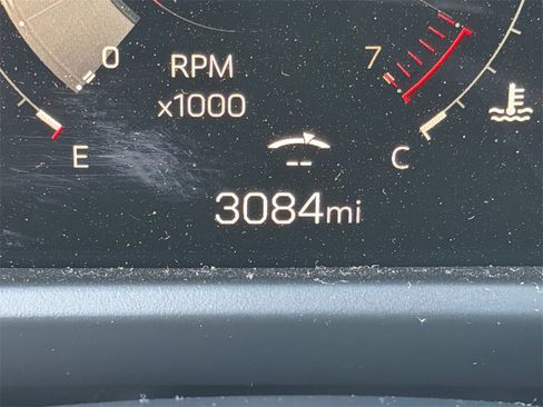 Used 2025 GMC Acadia Denali image 28