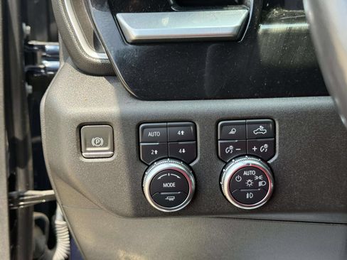 Used 2023 GMC Sierra 1500 SLT w/ SLT Premium Package AWD/4WD image 25