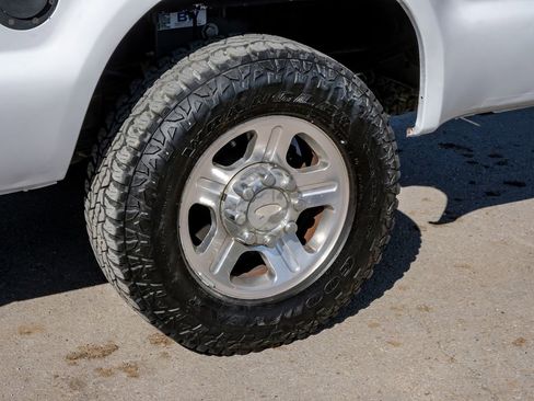 Used 2005 Ford F250 XL image 58