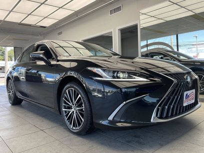 Used 2024 Lexus ES 300h w/ Premium Package
