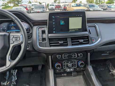 Used 2023 Chevrolet Tahoe Z71 w/ Luxury Package AWD/4WD image 21
