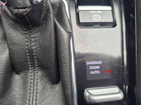 Used 2023 Jeep Compass Limited w/ Elite Group AWD/4WD image 17