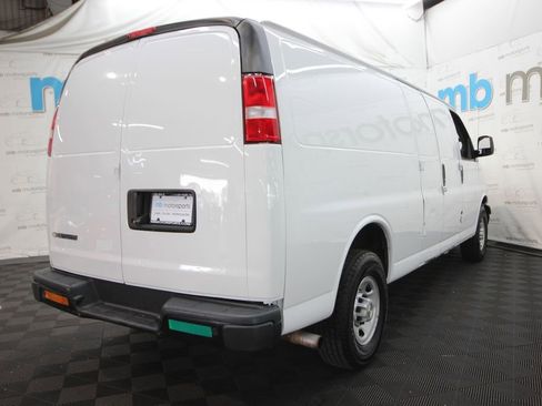 Used 2021 Chevrolet Express 3500 Extended w/ Driver Convenience Package RWD image 7