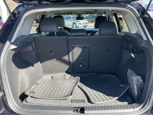 Used 2025 Volkswagen Taos SE image 14