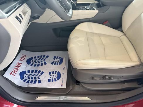 Certified 2024 Cadillac XT5 Premium Luxury w/ LPO, Floor Liner Package AWD/4WD image 18