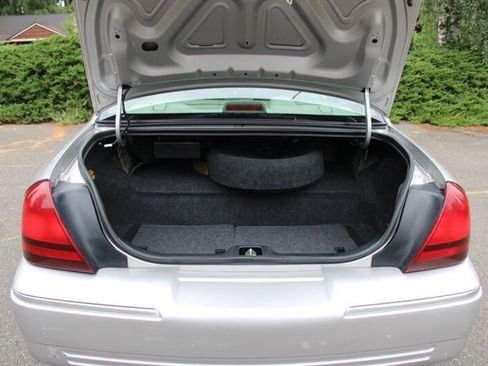 Used 2006 Mercury Grand Marquis LS RWD image 16